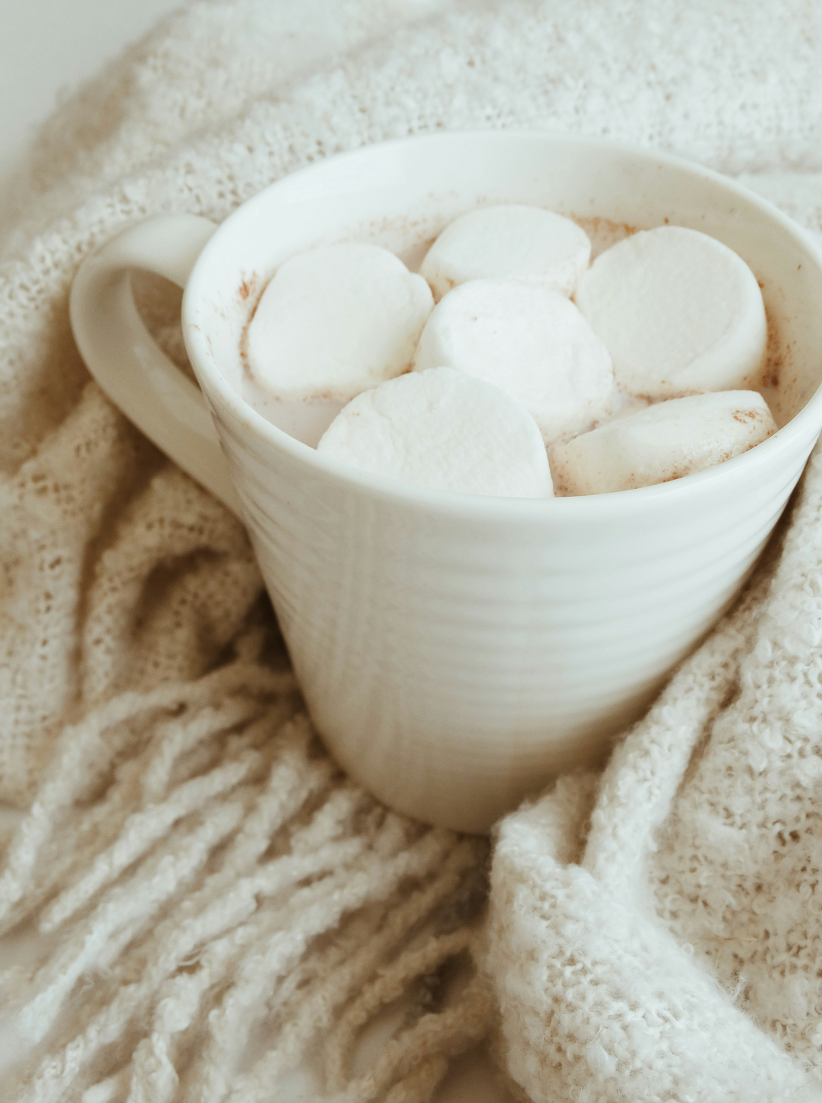 Marshmallow Skies 10 oz scented candle Premium